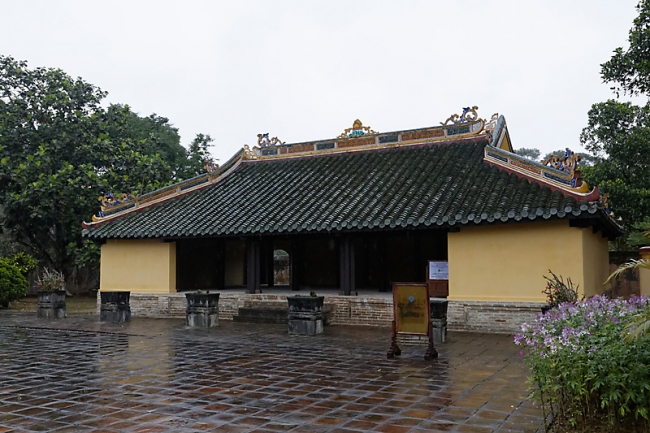 Hué-Tombeau de Minh Mang-049